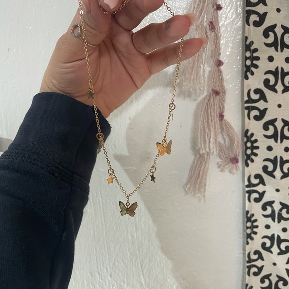 NEW gold butterfly necklace - Picture 3 of 3